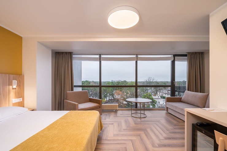 «Jūrmala SPA Hotel» iegūst «4 zvaigznes Superior» kategoriju. Ieskats komforta klases un ģimenes istabiņās 384591