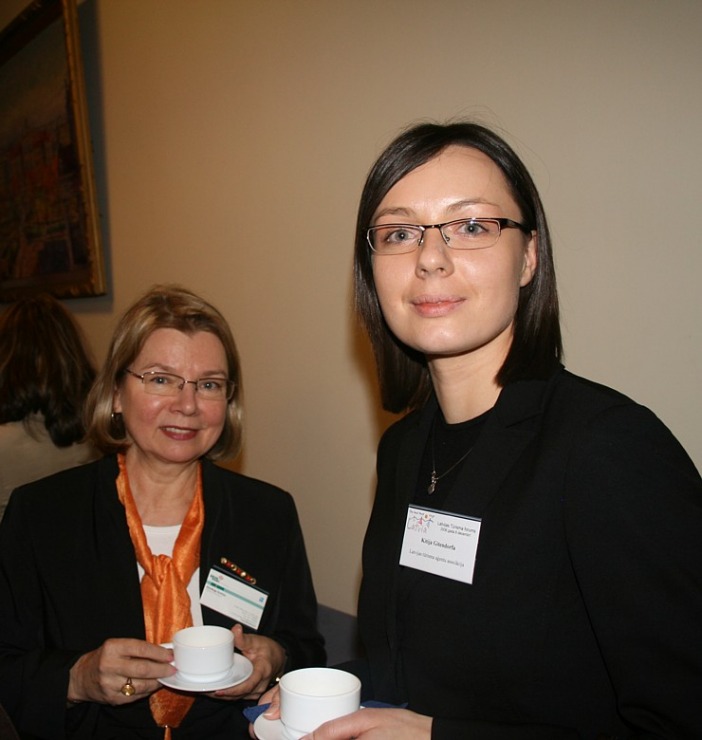 Tiek sveikti «GADA CILVĒKS TŪRISMĀ 2006» laureāti 385176