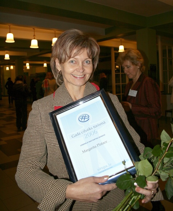 Tiek sveikti «GADA CILVĒKS TŪRISMĀ 2006» laureāti 385160
