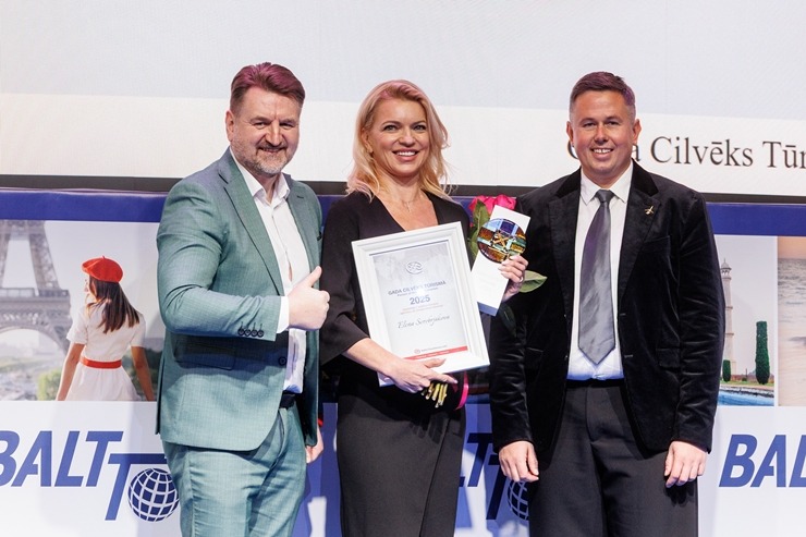 «GADA CILVĒKS TŪRISMĀ 2025» laureāti tiek godināti uz «Balttour 2026» skatuves. Foto: Andrejs Terentjevs, BT1 385653