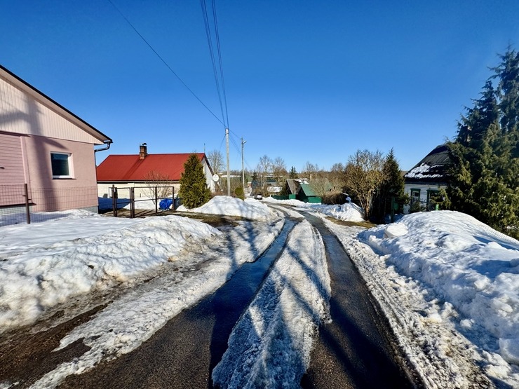 Sniegiem bagātā Dagda Krāslavas novadā atvadās no ziemas. Foto: Sintija Maļkeviča 387593