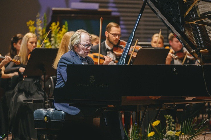 Skandināvijas slavenības noslēdz Liepājas Zvaigžņu festivālu 388402