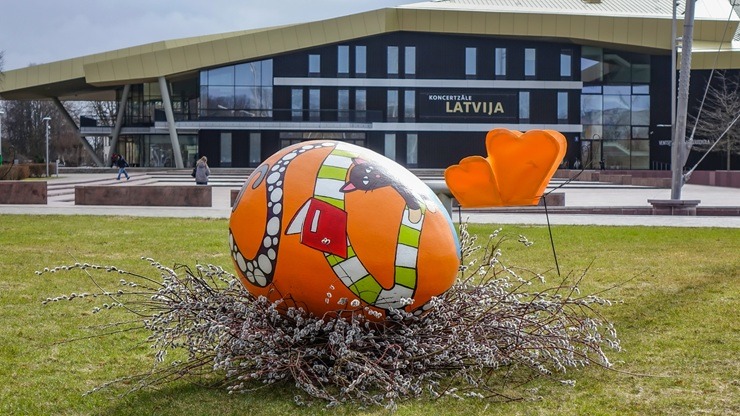 Ventspils tērpjas Lieldienu rotās 388985