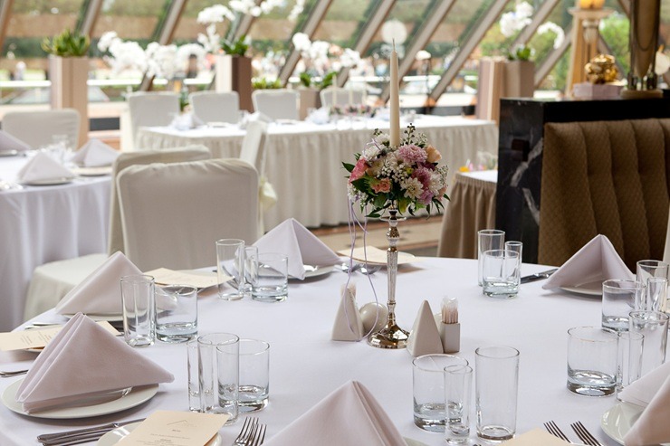Viesnīca «Radisson Blu Rīdzene» aicina svinētājus uz restorānu «Piramīda» 389093
