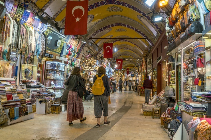 Pavasaris iekrāso Stambulu košās krāsās 389258