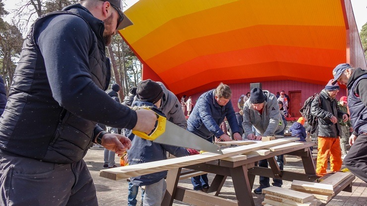 Putnu būrīšu talka Ventspils Bērnu pilsētiņā 389317