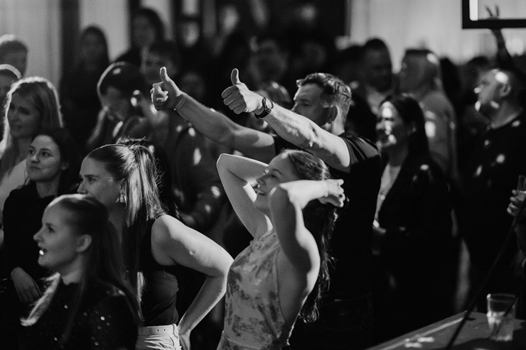 Gada hip-hop mākslinieks Fiņķis plosās Liepājas naktsklubā 390285