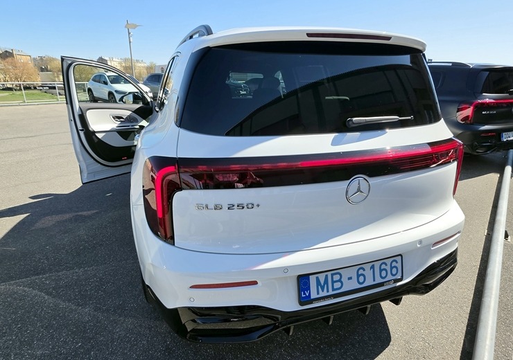 Mercedes-Benz prezentē uz Latvijas ceļiem jaunās paaudzes GLC, GLB un CLA 390347