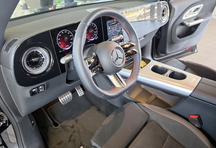 Mercedes-Benz prezentē uz Latvijas ceļiem jaunās paaudzes GLC, GLB un CLA 390369