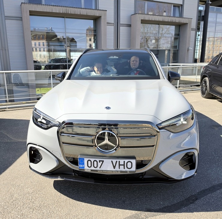 Mercedes-Benz prezentē uz Latvijas ceļiem jaunās paaudzes GLC, GLB un CLA 390345