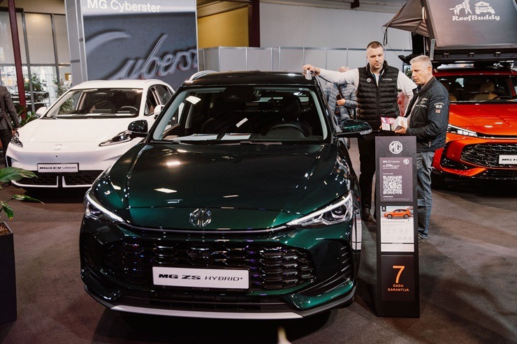 Autoizstādē Ķīpsalā prezentē «XPENG P7+» un MG jaunos modeļus 390582