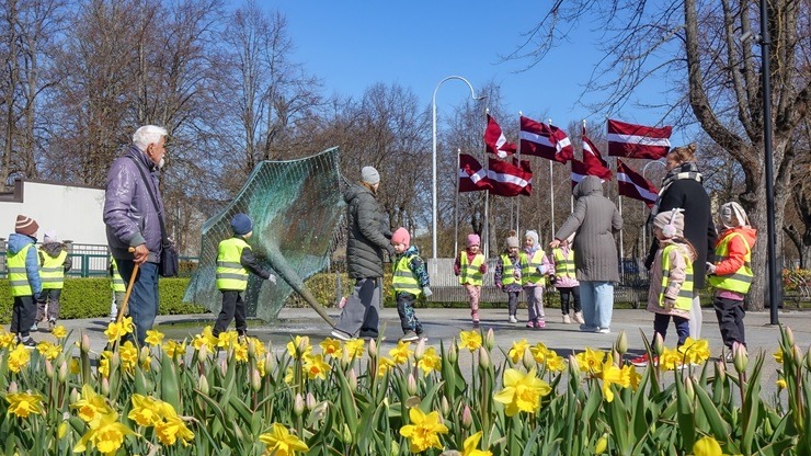 Latvijas Neatkarības atjaunošanas dienas svētku noskaņa Ventspilī 390796