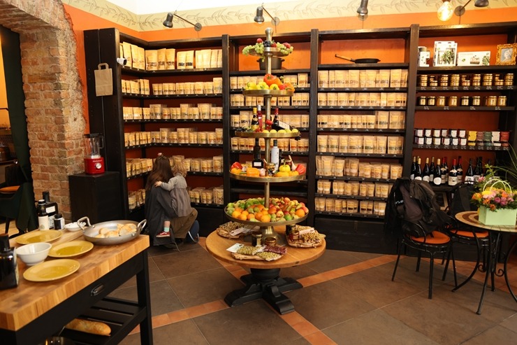 Šefpavārs Elmārs Tannis atver jaunu garšu koncepta veikalu «Gourmando» Rīgā 390852
