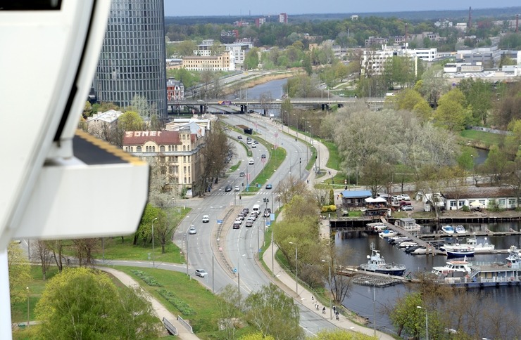 Rīgas restorāns «Buržujs» kopā ar Rīgas panorāmas ratu piedāvā svinēt svētkus īpašā gaisotnē 391039