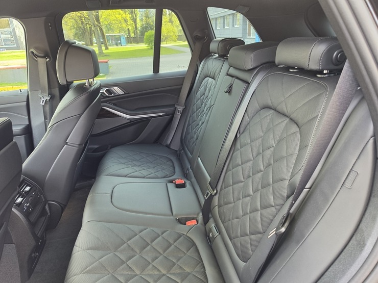 Sadarbībā ar auto nomu «SIXT Latvija» apceļojam Latgali - BMW X5 no 60 eiro dienā 391388