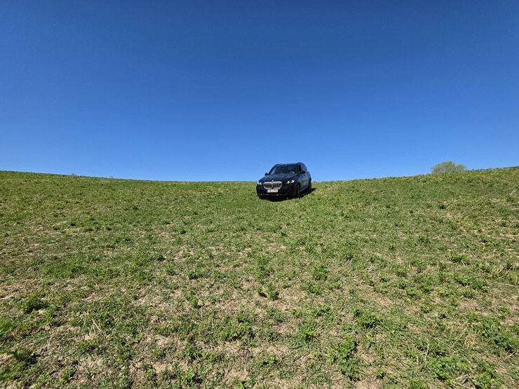 Sadarbībā ar auto nomu «SIXT Latvija» apceļojam Latgali - BMW X5 no 60 eiro dienā 391379