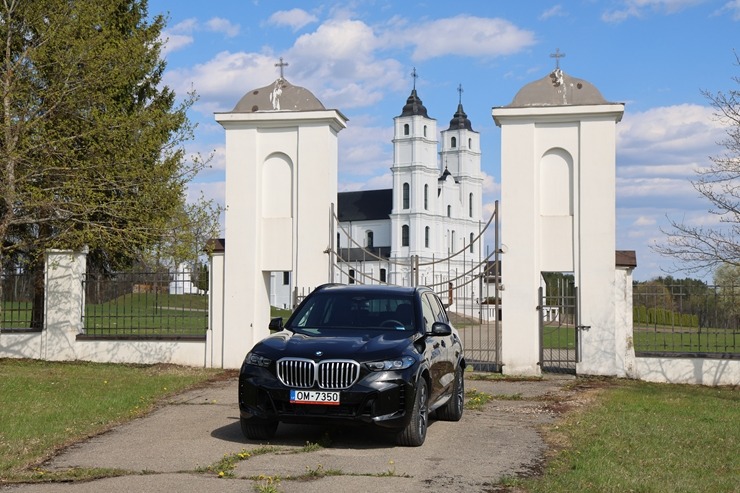 Sadarbībā ar auto nomu «SIXT Latvija» apceļojam Latgali - BMW X5 no 60 eiro dienā 391383