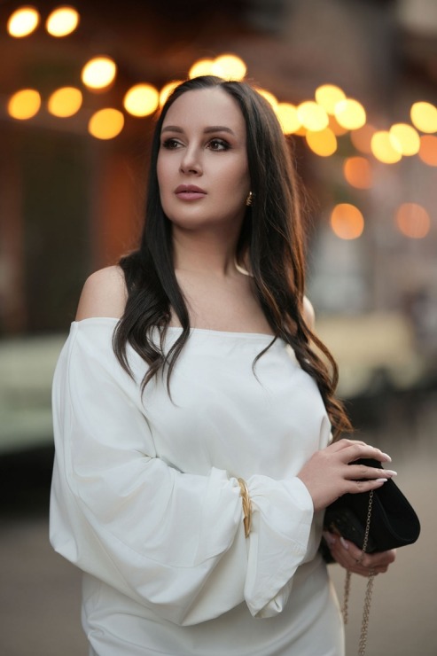 Rīgas kafejnīca «Innocent» kopā ar skaistumkopšanas salonu atzīmē vasaras sezonas atklāšanu «White and Shine» stilā. Foto: Alise Priekule 392093