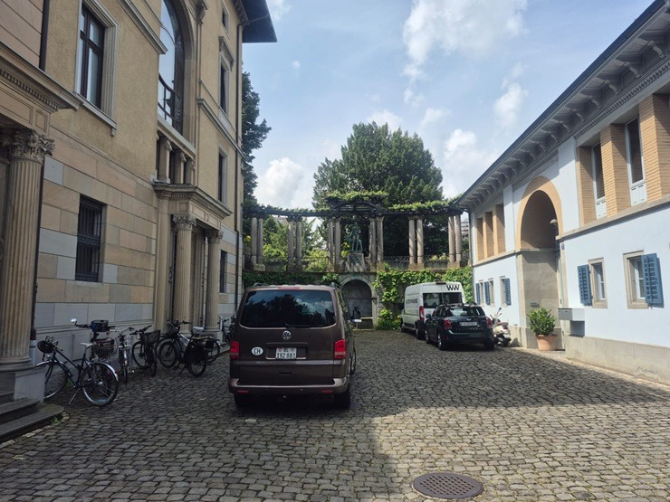 Travelnews.lv dodas nelielā pastaigā par Cīrihi 392446