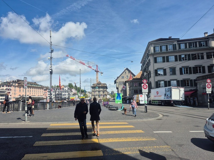 Travelnews.lv dodas nelielā pastaigā par Cīrihi 392434