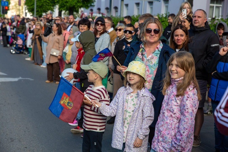 Jelgava ar gājienu un dažādiem pasākumiem svin pilsētas svētkus 393170