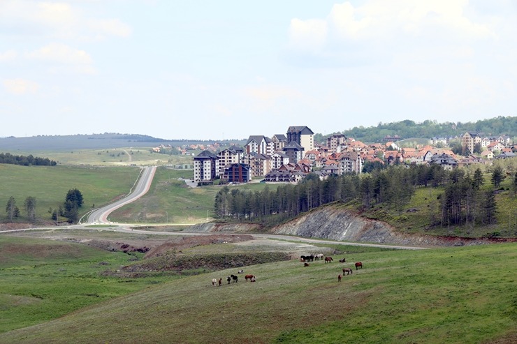 Sadarbībā ar «airBaltic» braucam ar Zlatibor gaisa trošu vagoniņu «Gold Gondola» 9 km garumā 393229