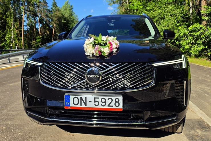 Sadarbībā ar «SIXT Latvia» un «Volvo XC90» (no 55 eiro dienā) svinam Jāņus Siguldas pilsdrupās 394674