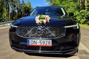Sadarbībā ar «SIXT Latvia» un «Volvo XC90» (no 55 eiro dienā) svinam Jāņus Siguldas pilsdrupās - Foto