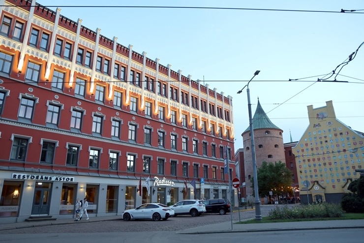Sadarbībā ar «SIXT Latvia» un «Volvo XC90» (no 55 eiro dienā) apceļojam Latvijas galvaspilsētu 394832