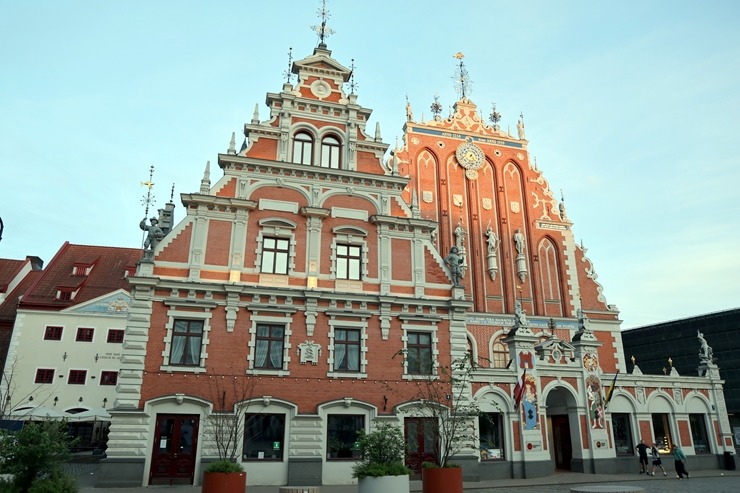 Sadarbībā ar «SIXT Latvia» un «Volvo XC90» (no 55 eiro dienā) apceļojam Latvijas galvaspilsētu 394824