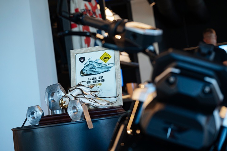 BMW triumfē konkursā «Latvijas Gada motocikls 2026» – BMW R 1300 R iegūst galveno balvu 394872