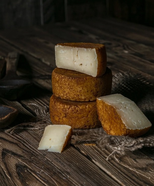 Latvijas siera darītāji iepazīstinās ar savu produkciju Siera tirgū Straupē 394985