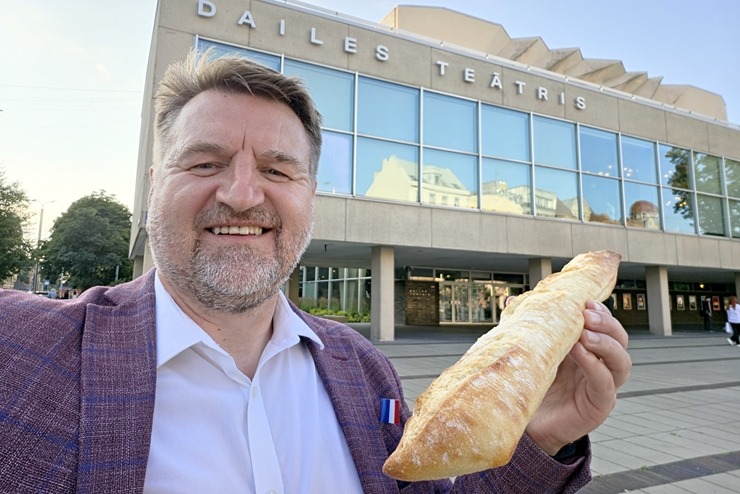 Francijas vēstniecība Latvijā svinīgi atzīmē Bastīlijas ieņemšanas dienu Dailes teātrī 395570