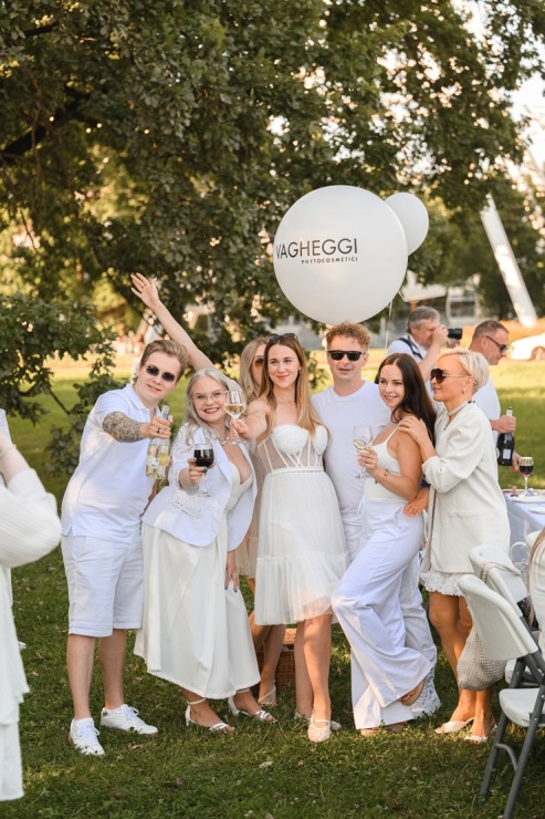 «White Sense Picnic» šogad atklāja Uzvaras parku jaunā gaismā 395764