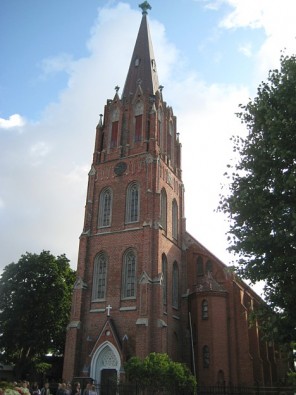 Kuršu laukums. Kopš 16.gs. šeit atradās tirgus, vēlāk uzcēla Sv.Annas baznīcu, pie kuras līdz 1784.g. bija kapsēta, ap laukumu vienstāvu dzīvojamās ēk Kuršu laukums. Kopš 16.gs. šeit atradās tirgus, vēlāk uzcēla Sv.Annas baznīcu, pie kuras līdz 1784.g. bija kapsēta, ap laukumu vienstāvu dzīvojamās ēk 27464