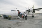 Propelleru Fokker lido lēnāk (apmēram 2 stundas) uz Rīgu, taču piedāvā daudz ilgāk noraudzīties uz zemi no putna lidojuma augstuma 10