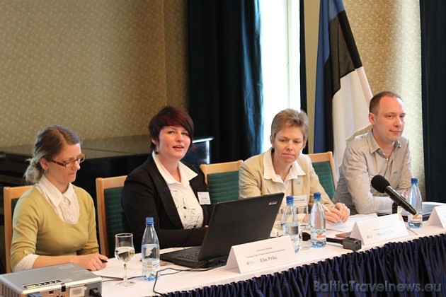 No labās: Andri Maimets (Tallinn 2011), Maria Alajõe, (Enterprise Estonia), Elin Priks (Enterprise Estonia) un tulks No labās: Andri Maimets (Tallinn 2011), Maria Alajõe, (Enterprise Estonia), Elin Priks (Enterprise Estonia) un tulks 43475