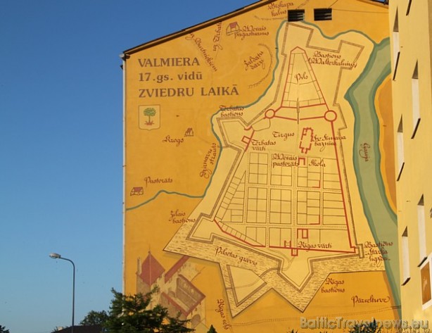 17.gs Valmieras karte uz mājas sienas 44607