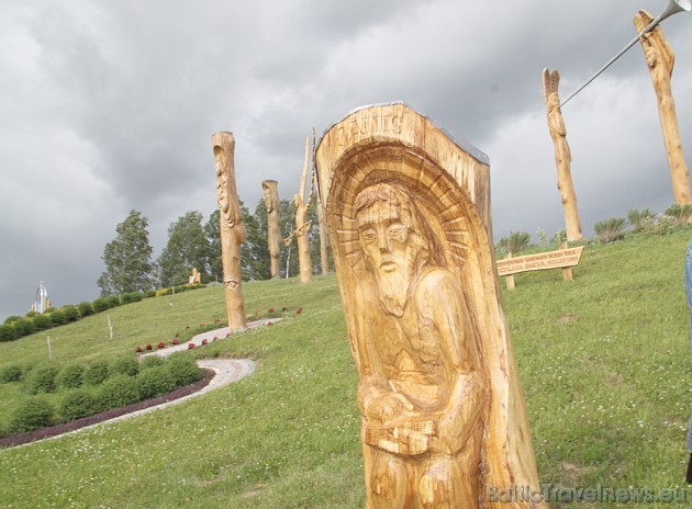 Karaļa kalnā uzstādītas 12 apustuļu statujas, kuru autors ir Ēriks Delpers 45586