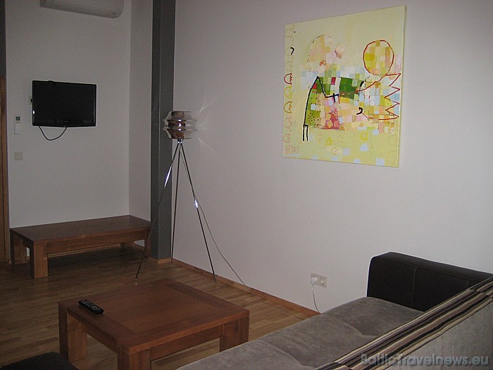 Apartamentā ir SAT TV, kondicionieris, bezvadu internets, ledusskapis, seifs, kā arī mini virtuve ar visu nepieciešamo virtuves aprīkojumu Apartamentā ir SAT TV, kondicionieris, bezvadu internets, ledusskapis, seifs, kā arī mini virtuve ar visu nepieciešamo virtuves aprīkojumu 45941
