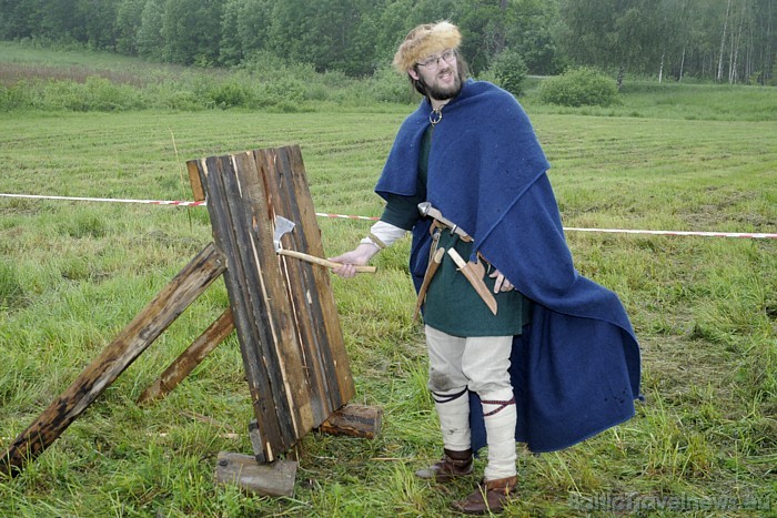 Tāpat svētku dalībnieki varēs vērot arheoloģiskos izrakumus viduslaiku pilsdrupās, bronzas liešanu Meitu salā, seno cīņu paraugdemonstrējumus, kā arī  46755