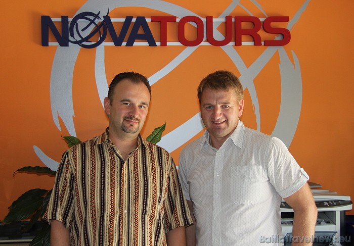 Leonīds Močeņovs (Novatours direktors) un Aivars Mackevičs (BalticTravelnews.com direktors). Vairāk informācijas par Novatours mājas lapā www.novatour Leonīds Močeņovs (Novatours direktors) un Aivars Mackevičs (BalticTravelnews.com direktors). Vairāk informācijas par Novatours mājas lapā www.novatour 48167