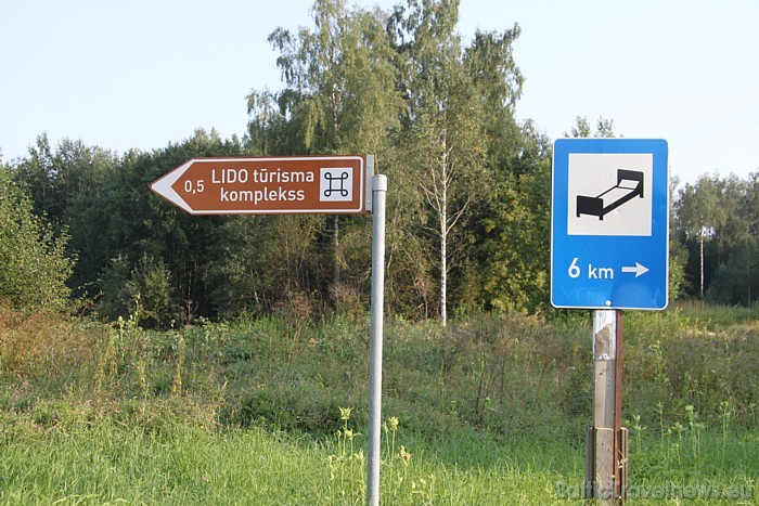 Turpat blakus atrodas LIDO tūrisma komplekss, kas piesaista tūristus, kā arī viesnīca Vestiena, kas atrodas netālu Turpat blakus atrodas LIDO tūrisma komplekss, kas piesaista tūristus, kā arī viesnīca Vestiena, kas atrodas netālu 48316