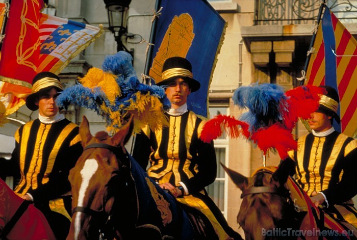 Katru vasaru tūristi Briselē pulcējas, lai piedalītos vēsturiskajā viduslaiku festivālā Ommegang Pageant
Foto: Copyright of the Belgian Tourist Offic Katru vasaru tūristi Briselē pulcējas, lai piedalītos vēsturiskajā viduslaiku festivālā Ommegang Pageant
Foto: Copyright of the Belgian Tourist Offic 50763