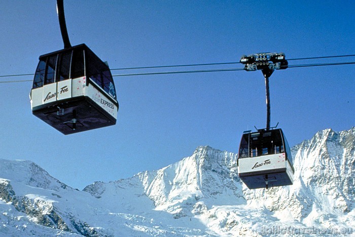 Zāsas ieleja jeb Saastaal ir ieleja Šveices Alpos, kas atrodas aptuveni 1500 metru augstumā virs jūras līmeņa
Foto: Photopress/Saas-Fee Zāsas ieleja jeb Saastaal ir ieleja Šveices Alpos, kas atrodas aptuveni 1500 metru augstumā virs jūras līmeņa
Foto: Photopress/Saas-Fee 50892
