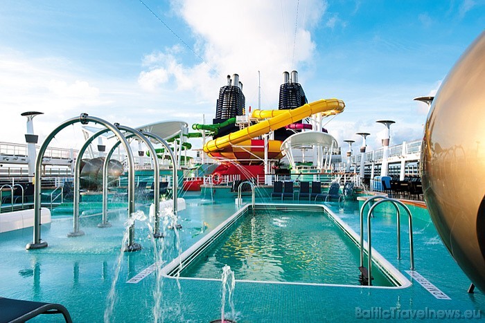 Bērnus sajūsmina plašais akvaparks, kas atrodams uz kuģa klāja 
Foto: Ncl.com 51389