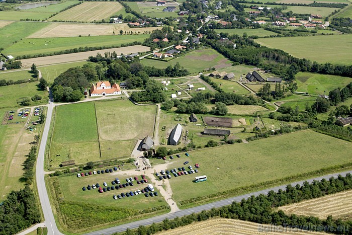 Vairāk informācijas par Ribes vikingu centru iespējams atrast interneta vietnē www.ribevikingecenter.dk
Foto: Ribe Viking Centre Vairāk informācijas par Ribes vikingu centru iespējams atrast interneta vietnē www.ribevikingecenter.dk
Foto: Ribe Viking Centre 51460