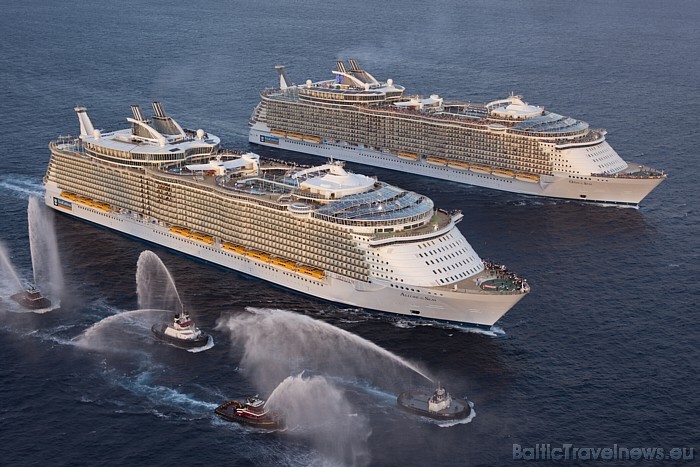 Allure of the Seas ir gandrīz tieši tikpat liels kā Oasis of the Seas - 360 metru garš un vēl par pieciem centimetriem garāks par Oasis
Foto: © Royal Allure of the Seas ir gandrīz tieši tikpat liels kā Oasis of the Seas - 360 metru garš un vēl par pieciem centimetriem garāks par Oasis
Foto: © Royal 52535