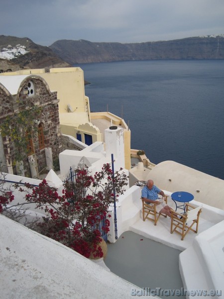Skaistie Santorini skati – zilie baznīcu un kapelu kupoli uz balto mājiņu fona, saulē mirdzošo ieliņu bruģis, suvenīru bodītes, restorāni, kafejnīcas, Skaistie Santorini skati – zilie baznīcu un kapelu kupoli uz balto mājiņu fona, saulē mirdzošo ieliņu bruģis, suvenīru bodītes, restorāni, kafejnīcas, 52762