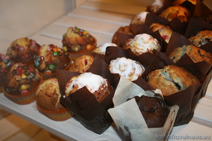 Šobrīd Muffins and More piedāvājumā ir vairāk nekā 10 dažādu veidu mafinu - gan klasiskie, gan ābolu, melleņu, ar šokolādes, karameļu un vaniļas krēma Šobrīd Muffins and More piedāvājumā ir vairāk nekā 10 dažādu veidu mafinu - gan klasiskie, gan ābolu, melleņu, ar šokolādes, karameļu un vaniļas krēma 54029